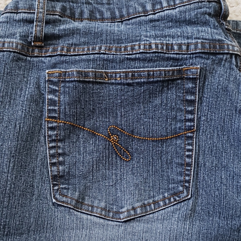 Jeans - Picture 3 of 3